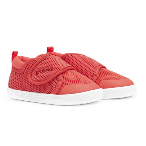Mesh Infant Shoes in the color crabapple with white soles