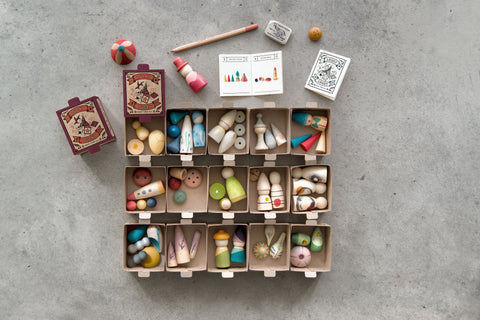 Lucky_Lucky_Second_Edition_17_Joguines_Grapat