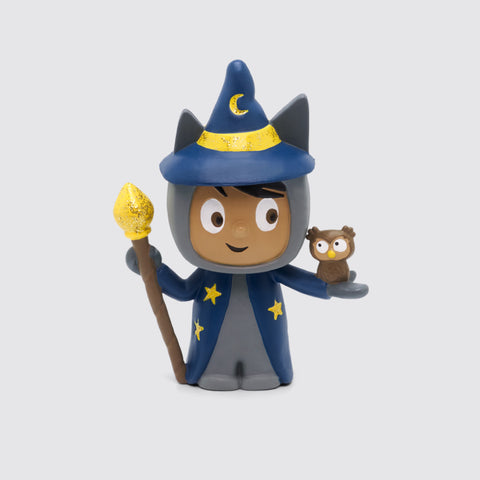 Creative Tonie Wizard holding an owl.